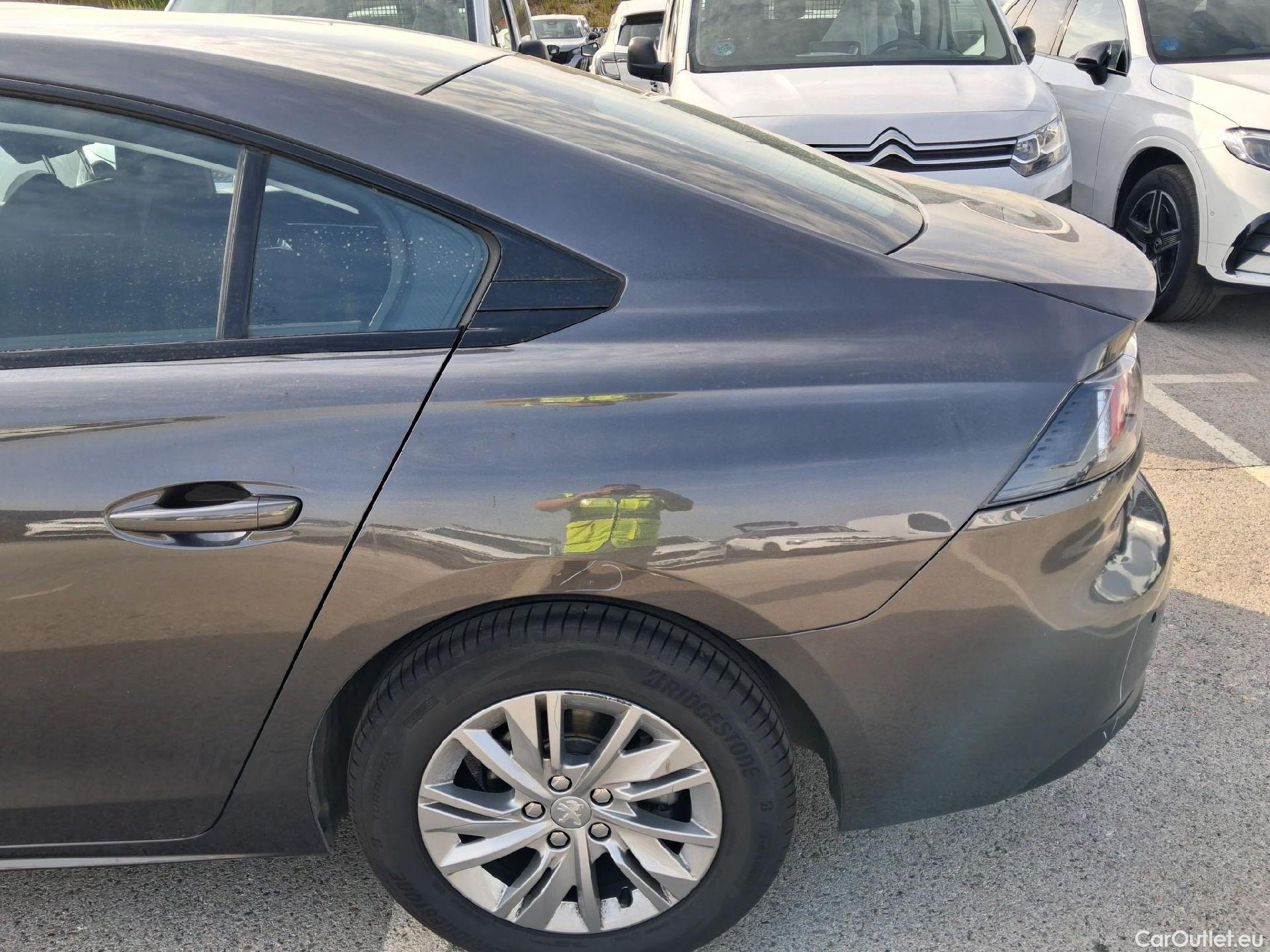  Peugeot  508 PEUGEOT  / 2018 / 5P / berlina con portón 5P Active Pack BlueHDi 130 S&S EAT8 #18