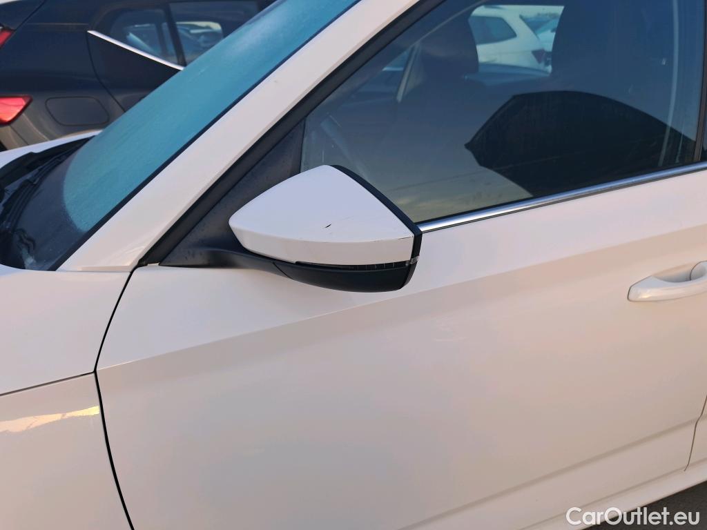  Skoda  KAMIQ SKODA  1.0 TSI 81kW (110CV) DSG Ambition (CX) #29