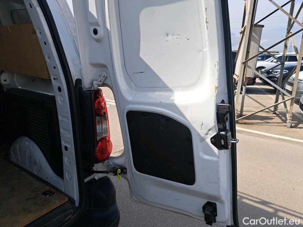  Citroen  Berlingo CITROEN  / 2015 / 3P / furgón derivado de turismo BlueHDI 74KW (100CV) (AC) #44