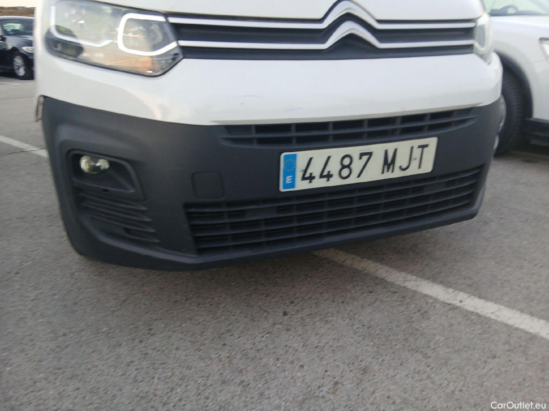  Citroen  Berlingo CITROEN  / 2018 / 4P / combi Talla M BlueHDi 100 S&S LIVE PACK #6