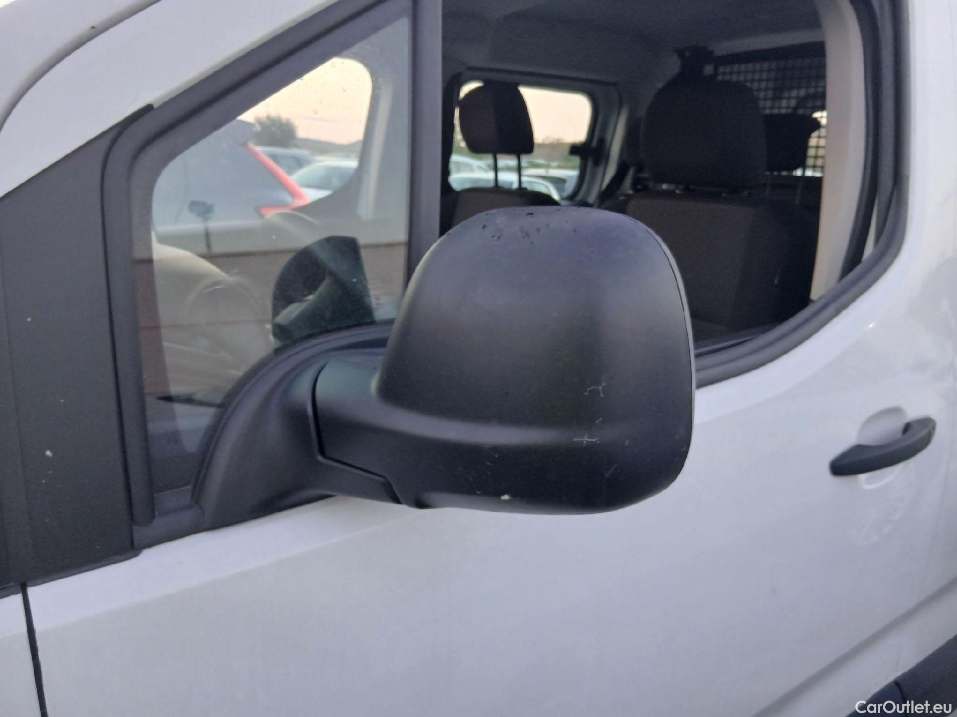  Citroen  Berlingo CITROEN  / 2018 / 4P / combi Talla M BlueHDi 100 S&S LIVE PACK #12