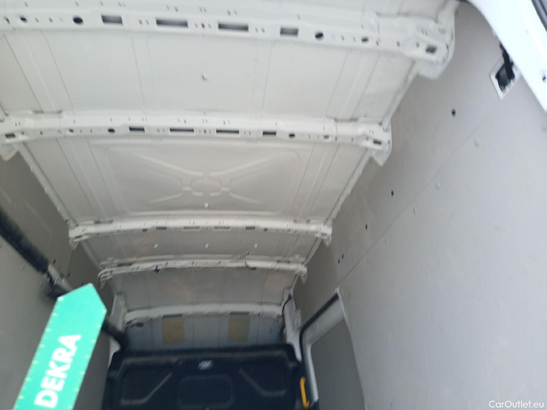  Ford  Transit FORD  / 2013 / 4P / furgón 350 96kW L3H2 Van Trend FWD #14