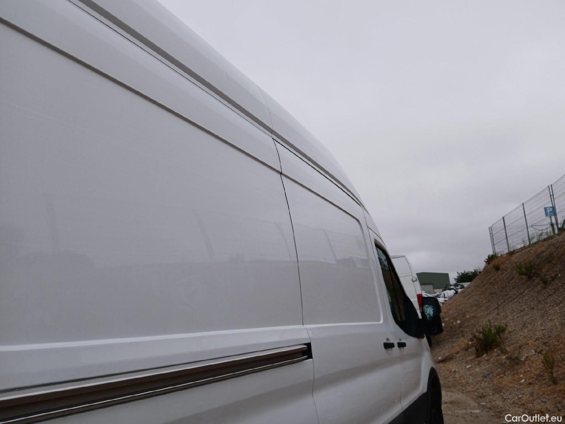  Ford  Transit FORD  / 2013 / 4P / furgón 350 96kW L3H2 Van Trend FWD #71