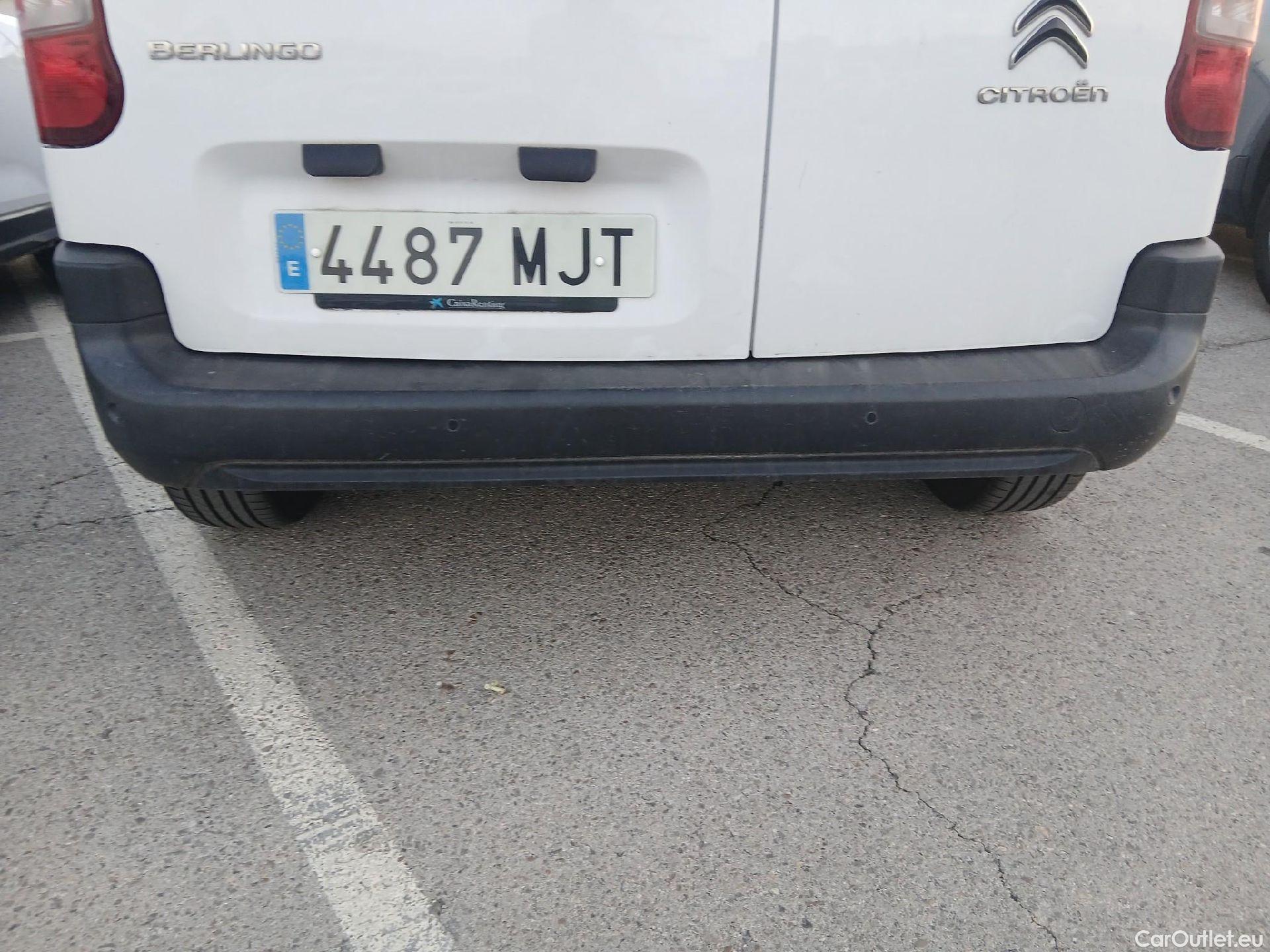  Citroen  Berlingo CITROEN  / 2018 / 4P / combi Talla M BlueHDi 100 S&S LIVE PACK #26