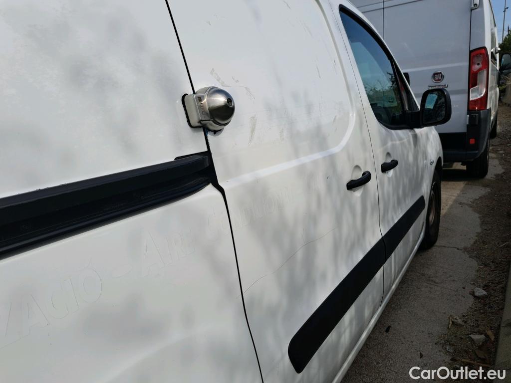  Citroen  Berlingo CITROEN  / 2015 / 3P / furgón derivado de turismo BlueHDI 74KW (100CV) (AC) #26