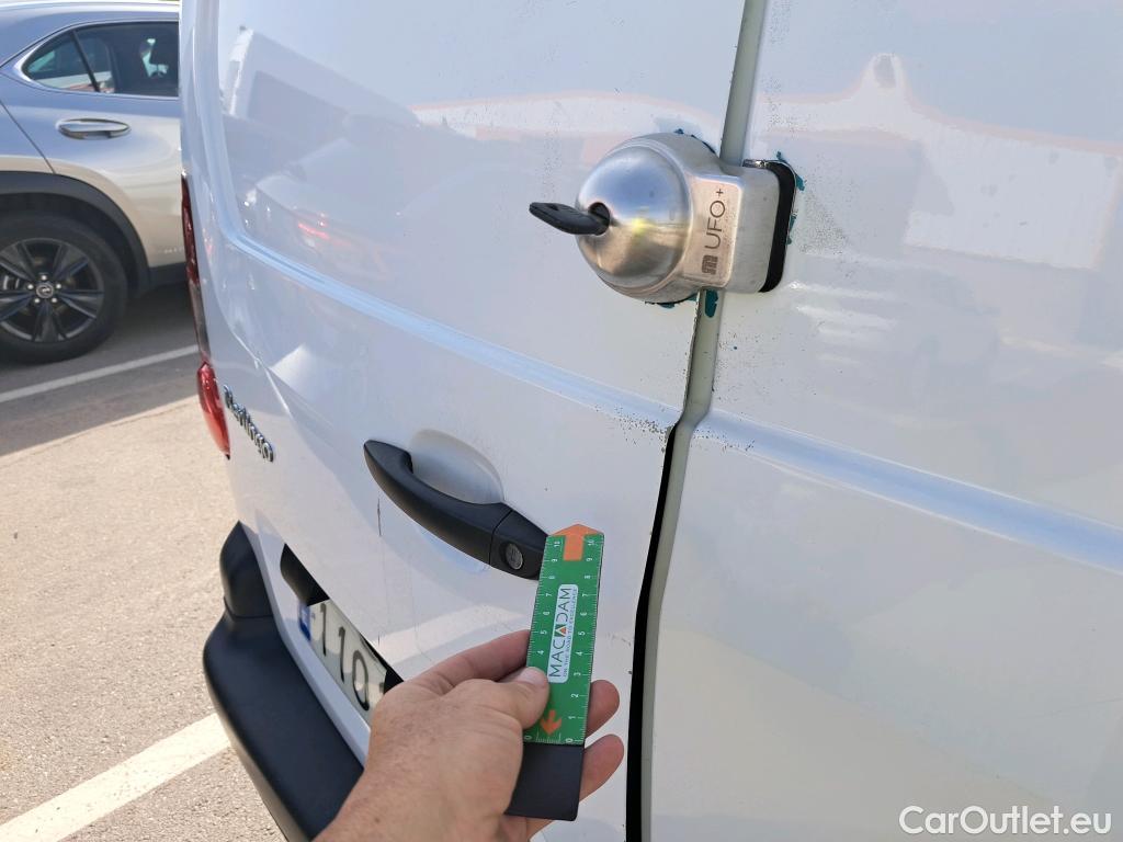  Citroen  Berlingo CITROEN  / 2015 / 3P / furgón derivado de turismo BlueHDI 74KW (100CV) (AC) #8