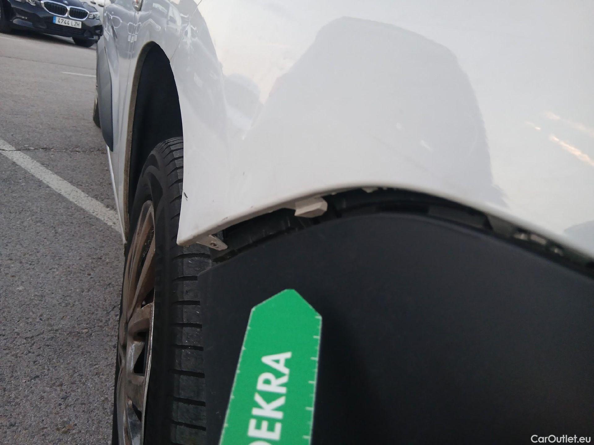  Citroen  Berlingo CITROEN  / 2018 / 4P / combi Talla M BlueHDi 100 S&S LIVE PACK #7