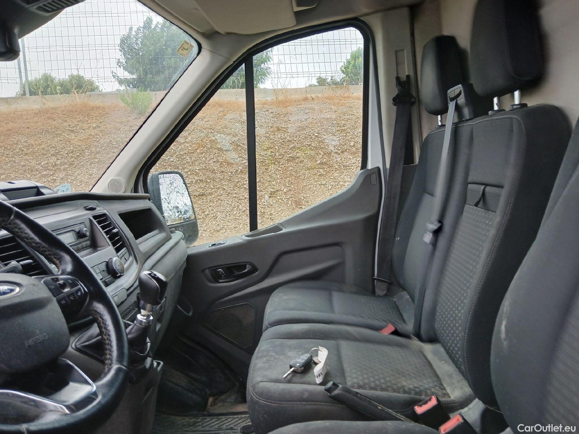  Ford  Transit FORD  / 2013 / 4P / furgón 350 96kW L3H2 Van Trend FWD #29