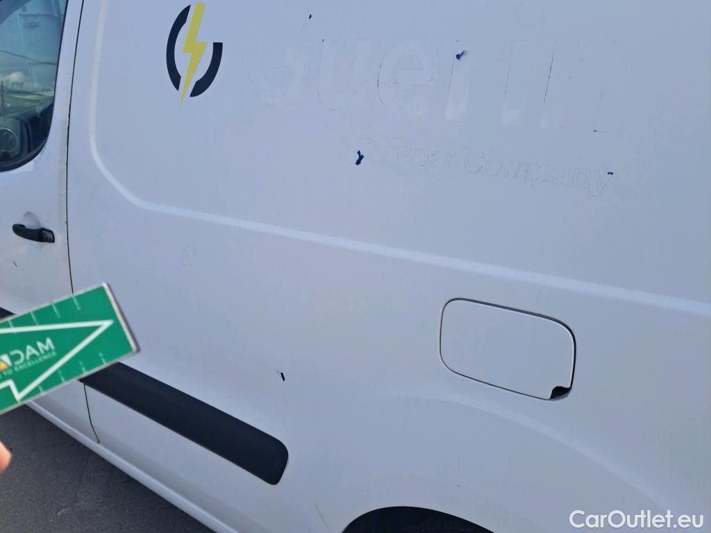  Citroen  Berlingo CITROEN  / 2015 / 3P / furgón derivado de turismo BlueHDi 74KW (100CV) #12