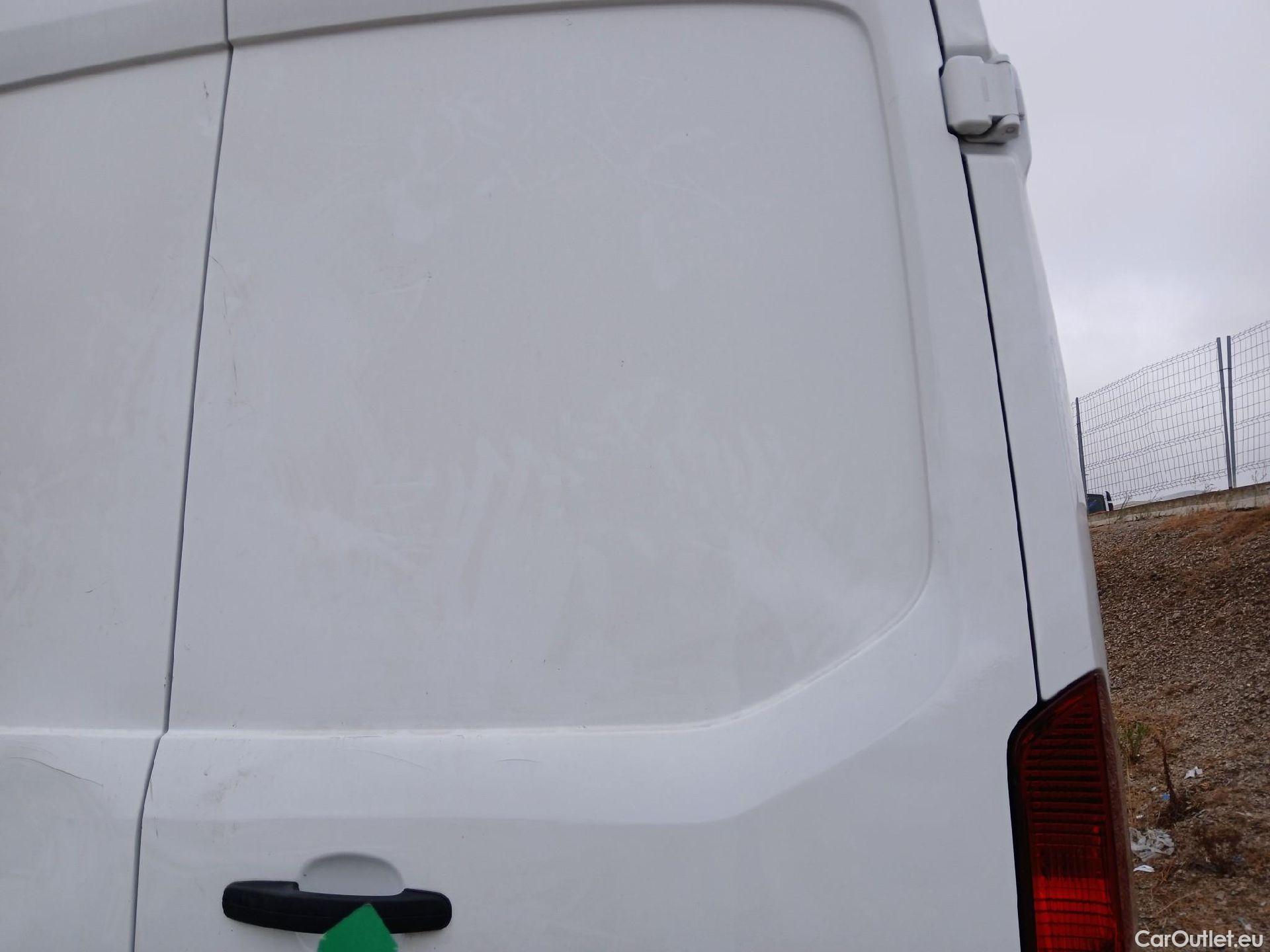  Ford  Transit FORD  / 2013 / 4P / furgón 350 96kW L3H2 Van Trend FWD #61