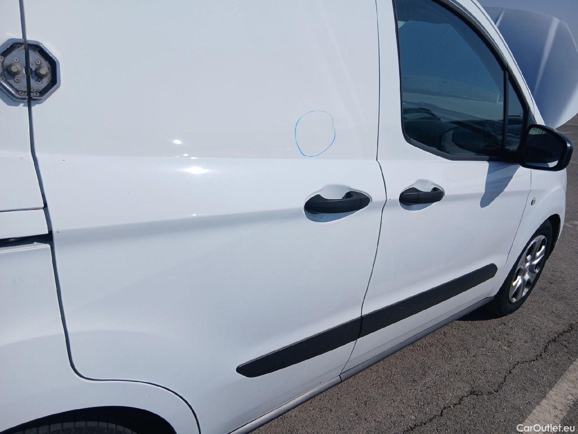  Ford  Transit FORD  Courier/2014/4P/furgón der.turis Van 1.5 TDCi 75kW Trend #29