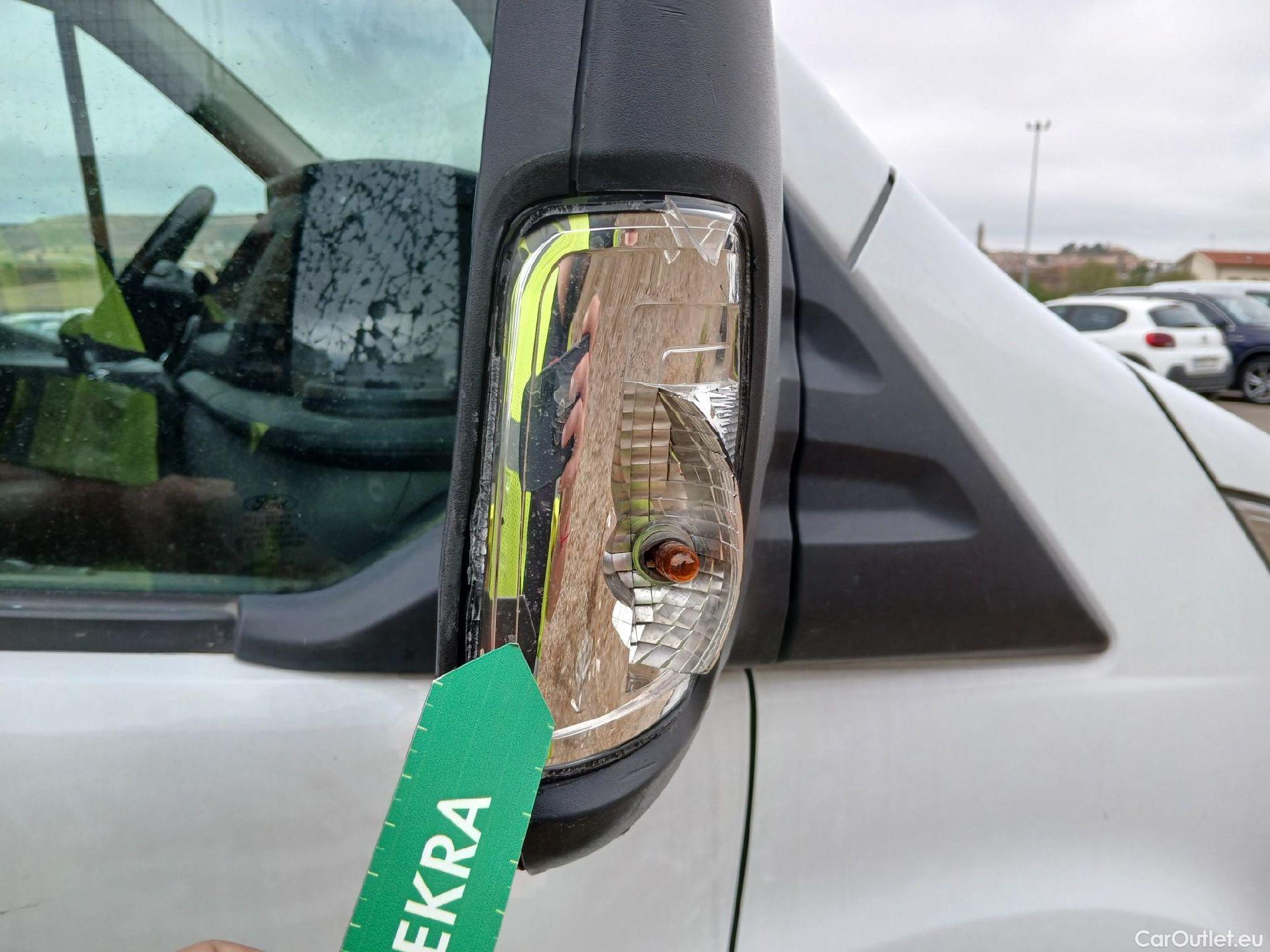 Ford  Transit FORD  / 2013 / 4P / furgón 350 96kW L3H2 Van Trend FWD #88