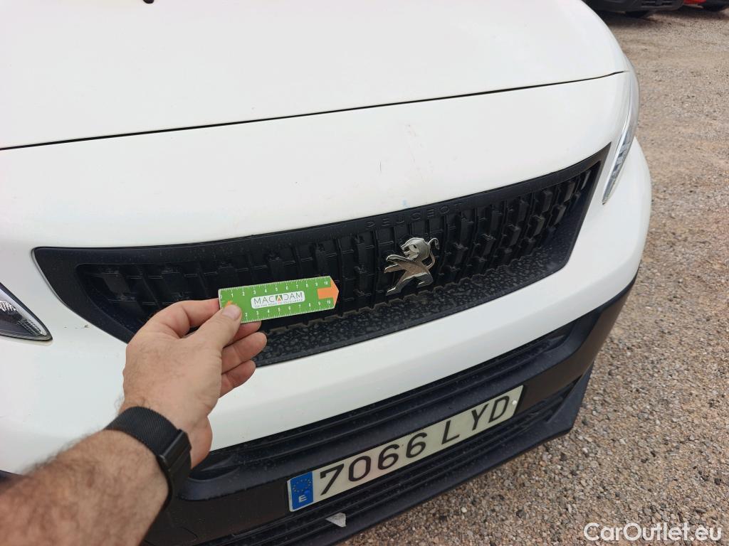  Peugeot  Expert PEUGEOT  / 2016 / 4P / furgón Furgón Premium 1.5 BlueHDi 100 Standard #34