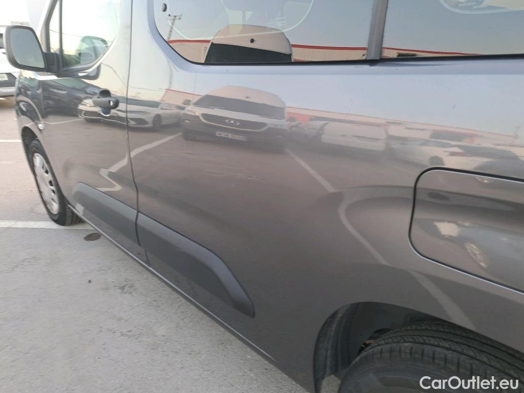  Opel  Combo OPEL  Life / 2018 / 5P / monovolumen compacto 1.5 TD 75kW (100CV) S/S Edition L #19