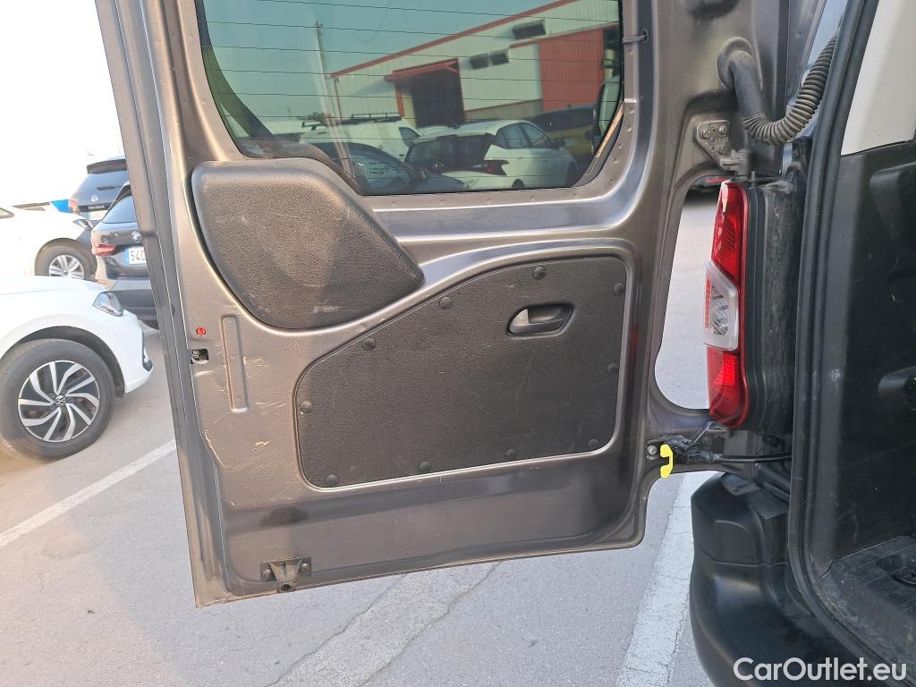  Opel  Combo OPEL  Life / 2018 / 5P / monovolumen compacto 1.5 TD 75kW (100CV) S/S Edition L #31