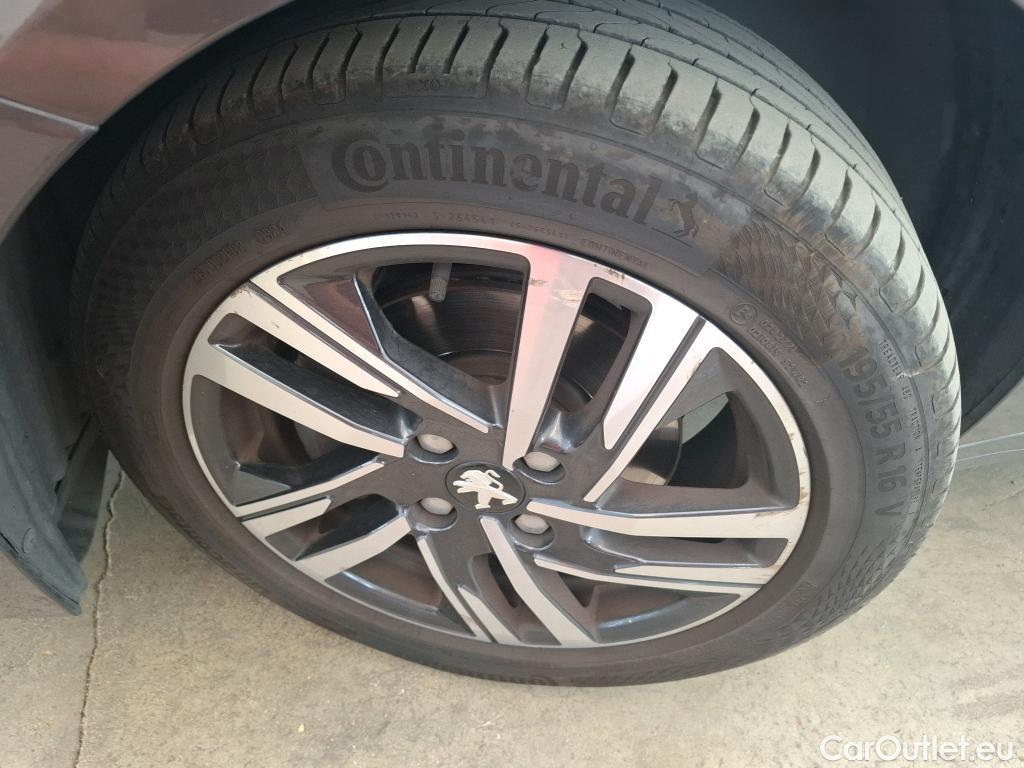  Peugeot  208  Allure Business 1.5 HDi 100CV BVM6 E6d #16