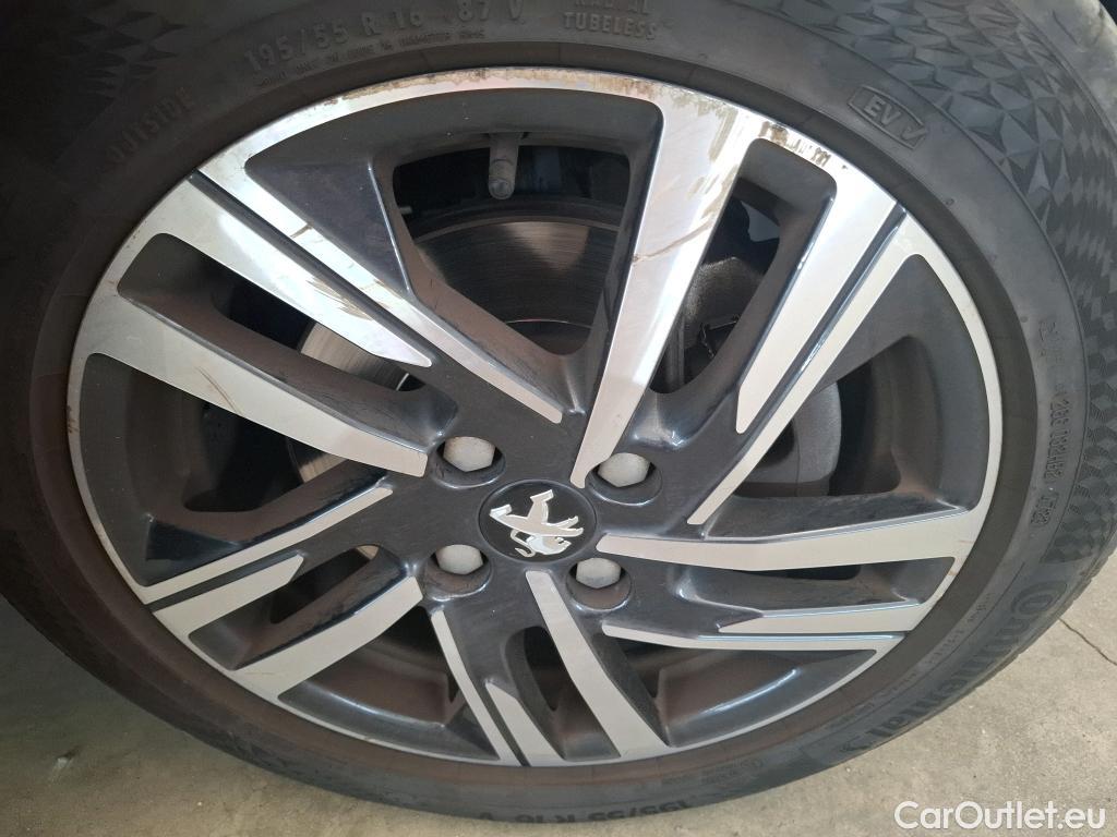  Peugeot  208  Allure Business 1.5 HDi 100CV BVM6 E6d #33