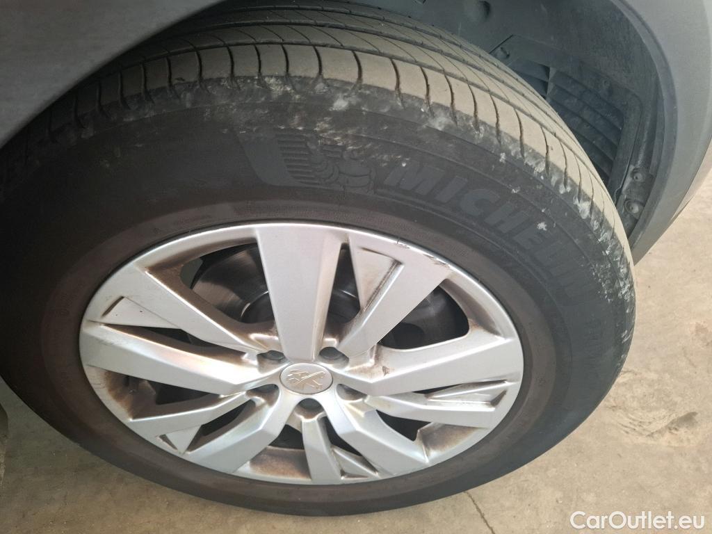  Peugeot  5008  Active Business 1.5 HDi 130CV BVA8 E6d #43