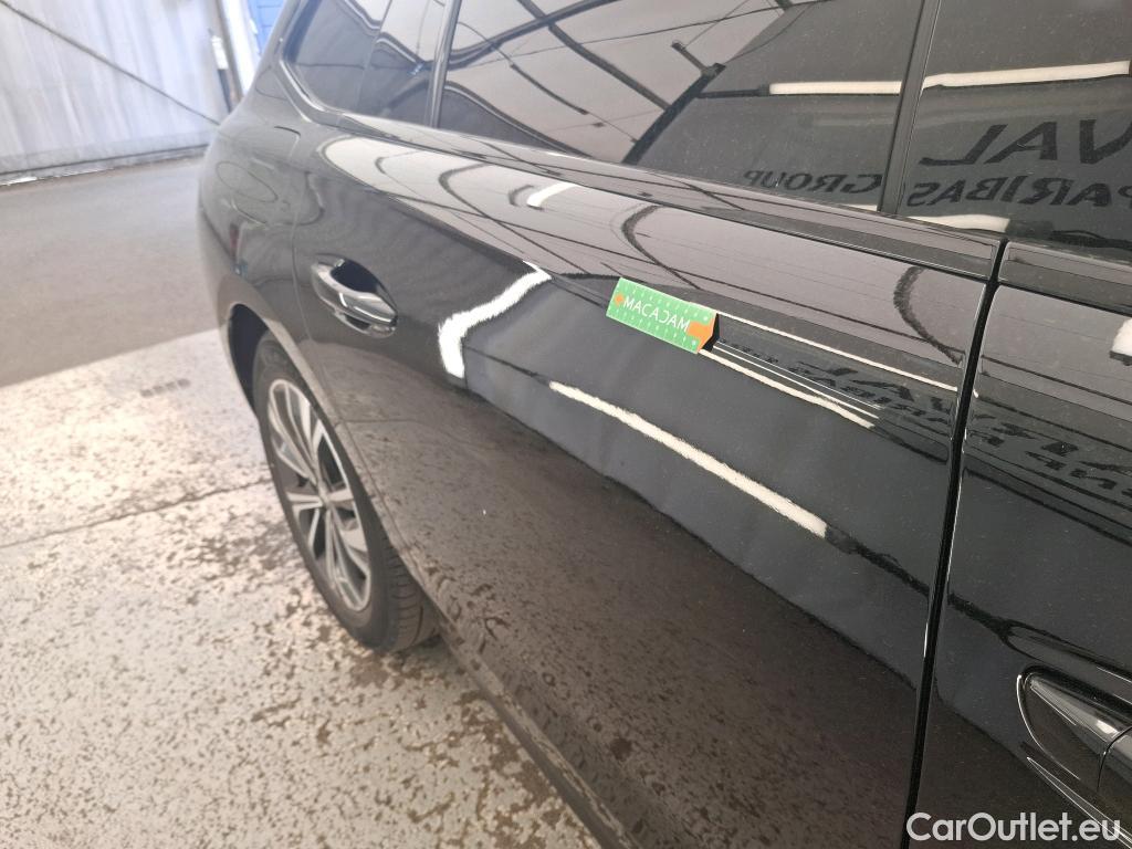  Peugeot  508 PEUGEOT  SW / 2018 / 5P / Break PureTech 130 S&S EAT8 Allure Pack #4