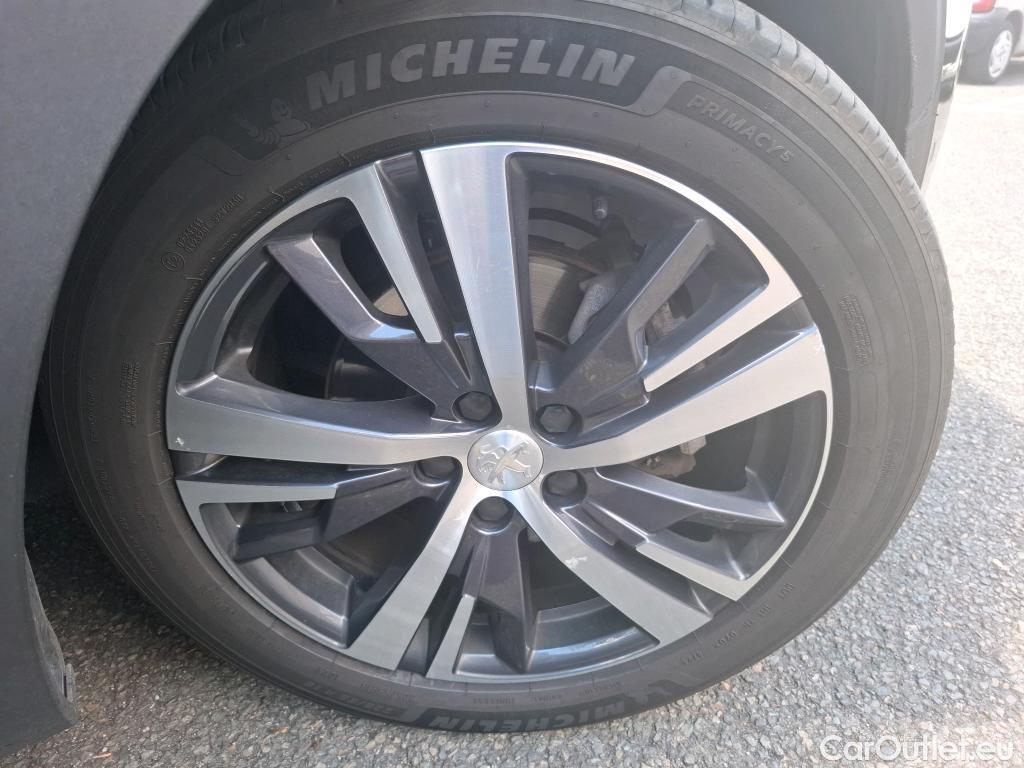  Peugeot  5008  Allure Pack 1.2 PureTech 130CV BVA8 7 Sieges E6d #33