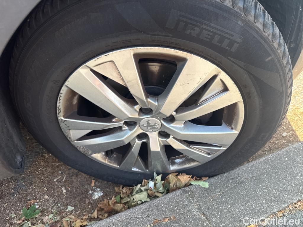  Peugeot  5008  Active Pack 1.2 PureTech 130CV BVM6 7 Sieges E6d #22