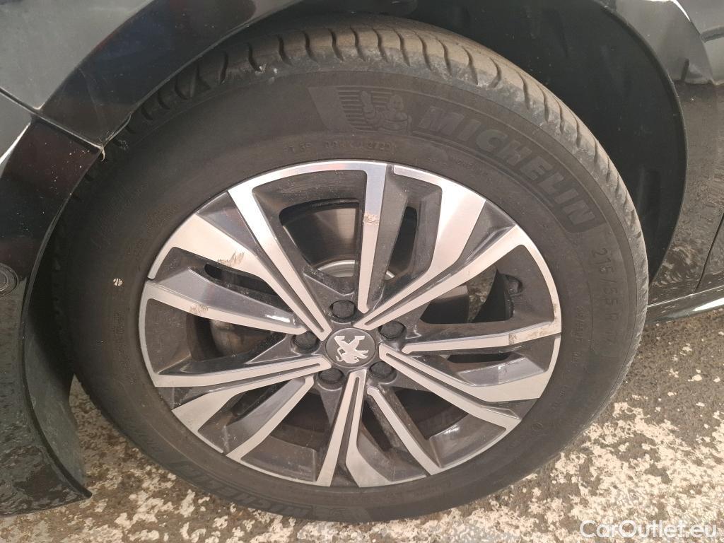  Peugeot  508 PEUGEOT  SW / 2018 / 5P / Break PureTech 130 S&S EAT8 Allure Pack #30