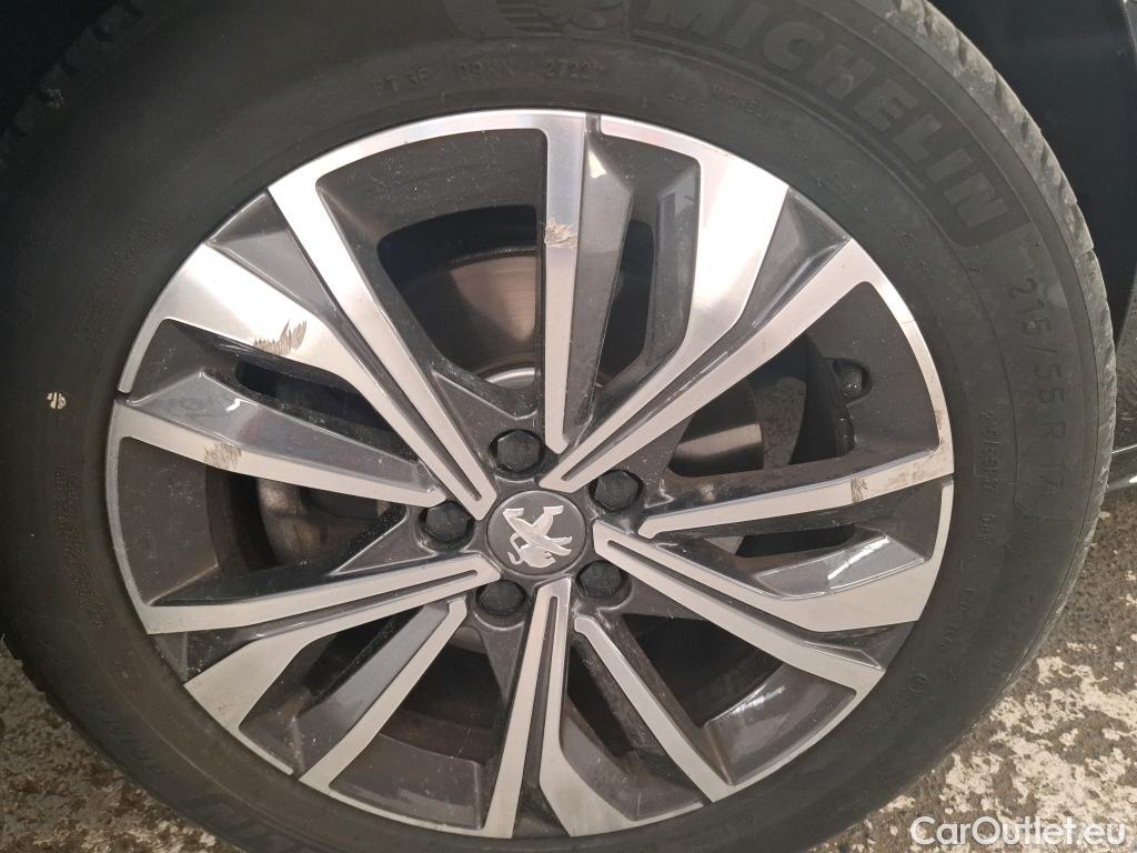  Peugeot  508 PEUGEOT  SW / 2018 / 5P / Break PureTech 130 S&S EAT8 Allure Pack #31