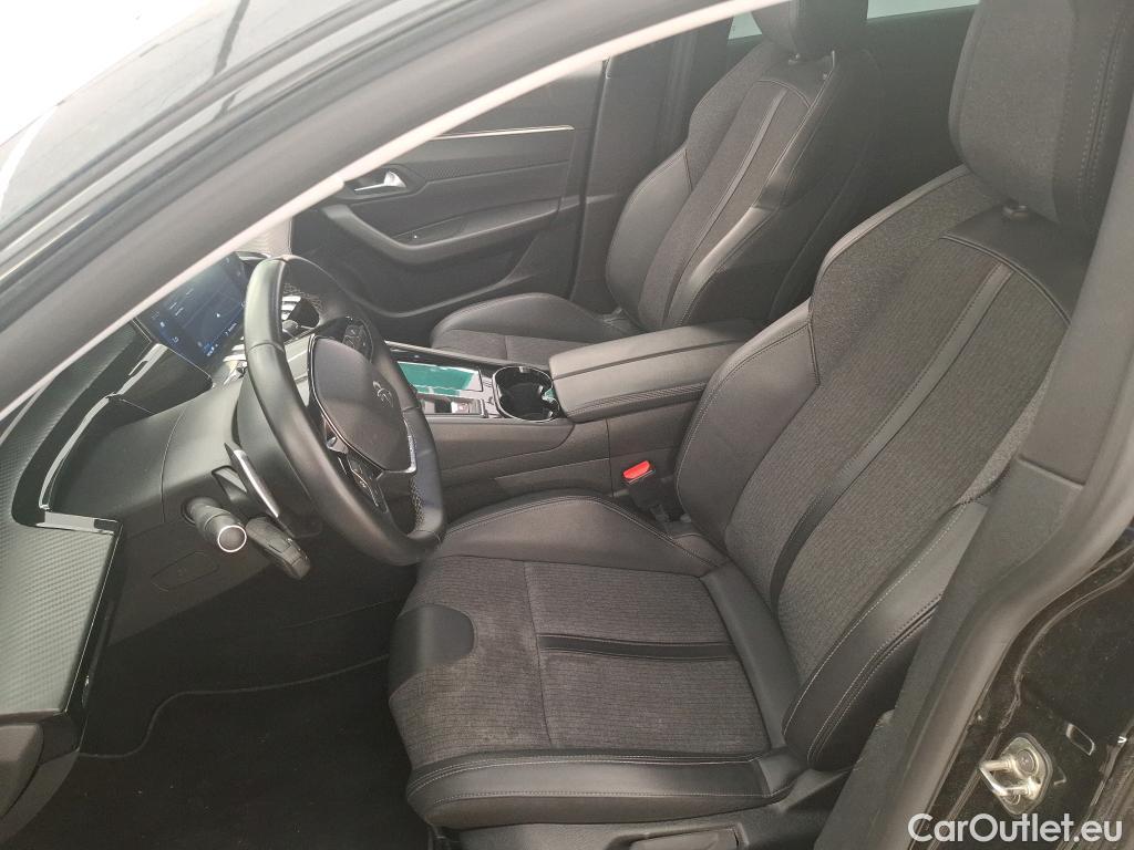  Peugeot  508 PEUGEOT  SW / 2018 / 5P / Break PureTech 130 S&S EAT8 Allure Pack #26