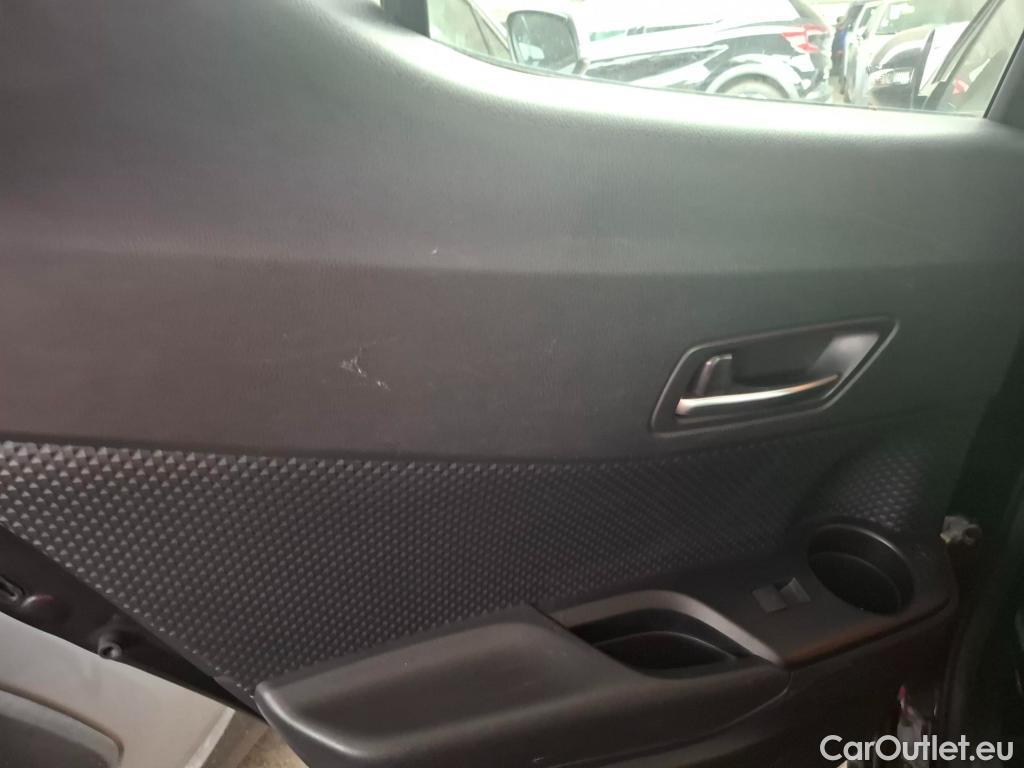  Toyota  C-HR TOYOTA  / 2016 / 5P / SUV 1.8 Hybride 122 Dynamic Business Beyond #59