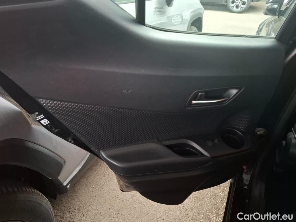  Toyota  C-HR TOYOTA  / 2016 / 5P / SUV 1.8 Hybride 122 Dynamic Business Beyond #60