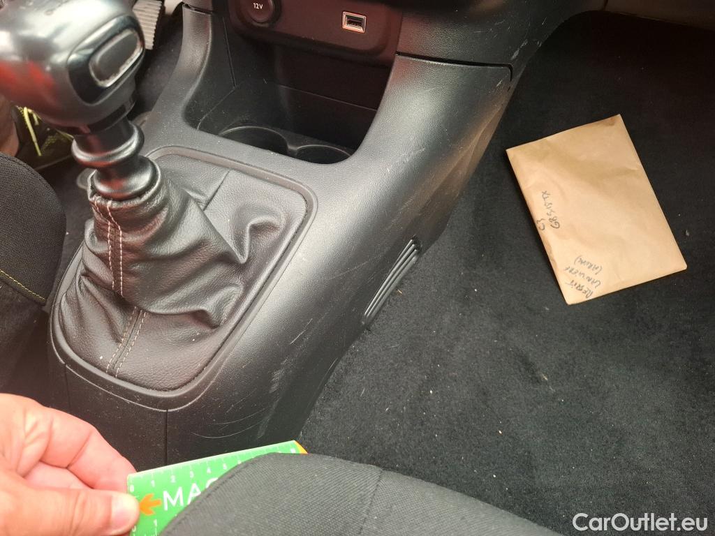  Citroen  C3  Société Feel 1.5 BlueHDI 100CV BVM6 E6d #25