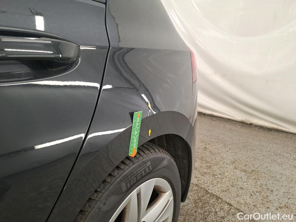 Volkswagen  Golf  VOLKSWAGEN / 2020 / 5P / Berline 2.0 TDI SCR 150 DSG7 Life Busi 1st #3