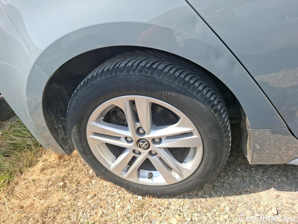  Toyota  Corolla TOYOTA  / 2018 / 5P / Berline Hybride 122h Dynamic Business #51