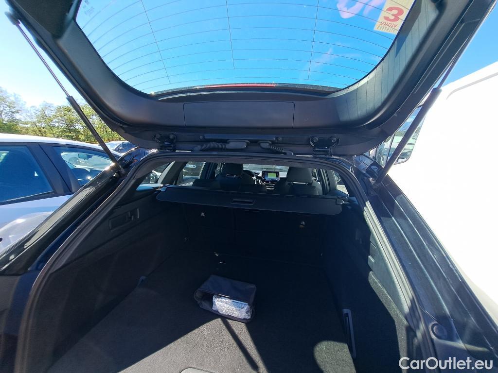  Toyota  Corolla TOYOTA  Touring Sports / 2018 / 5P / Break Hybride 122h Dynamic Business Stage Acad #29