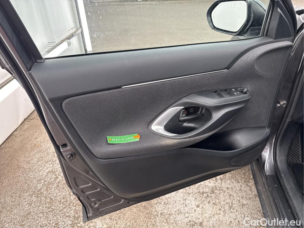  Toyota  Yaris Cross TOYOTA  Hybride / 2021 / 5P / SUV 1.5 HYBRID 116H DYNAMIC BUSINESS BEYOND #24