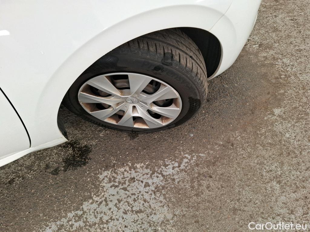  Peugeot  208  Affaire Premium 1.6 HDi 75CV BVM5 E6 #25