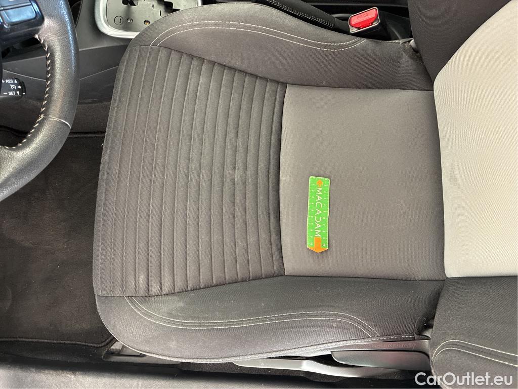  Toyota  Yaris  Hybride Affaires VU 5p Berline 1.5 VVT-I HYBRID AUTO France Business #29