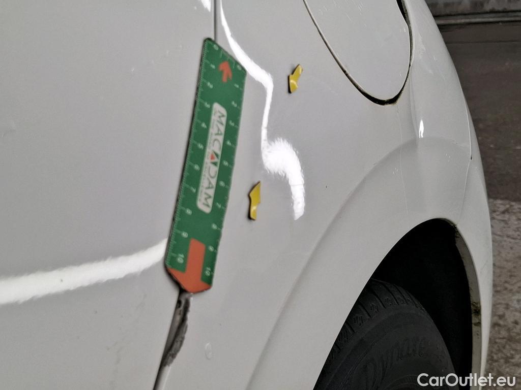  Peugeot  208  Affaire Premium 1.6 HDi 75CV BVM5 E6 #9