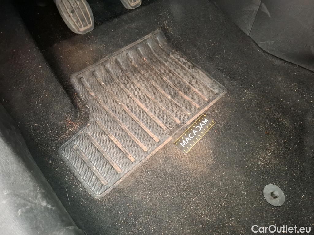  Peugeot  208  Premium 1.2 PureTech 75CV BVM5 E6d #44