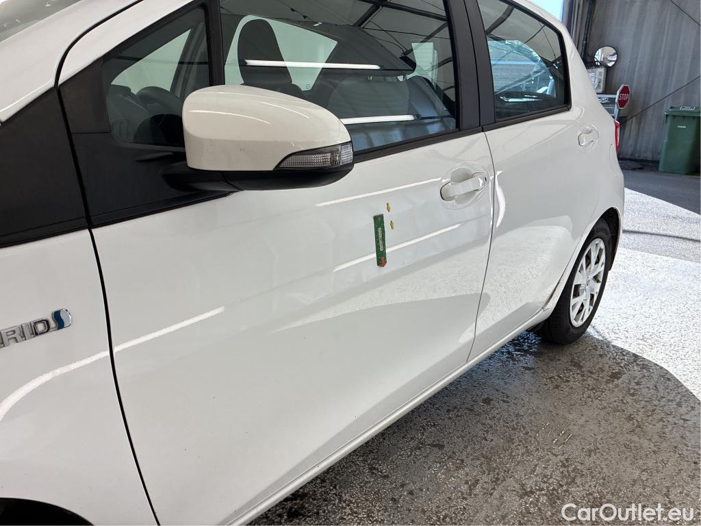  Toyota  Yaris  Hybride Affaires VU 5p Berline 1.5 VVT-I HYBRID AUTO France Business #37