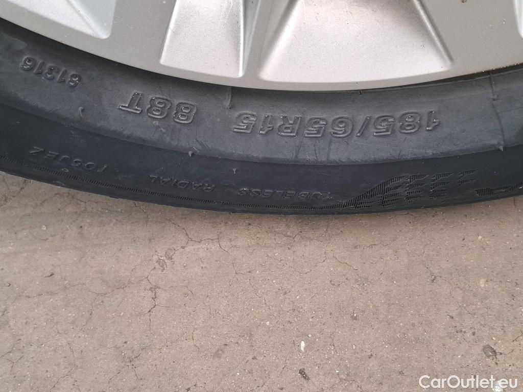  Peugeot  208  Premium 1.2 PureTech 75CV BVM5 E6d #40