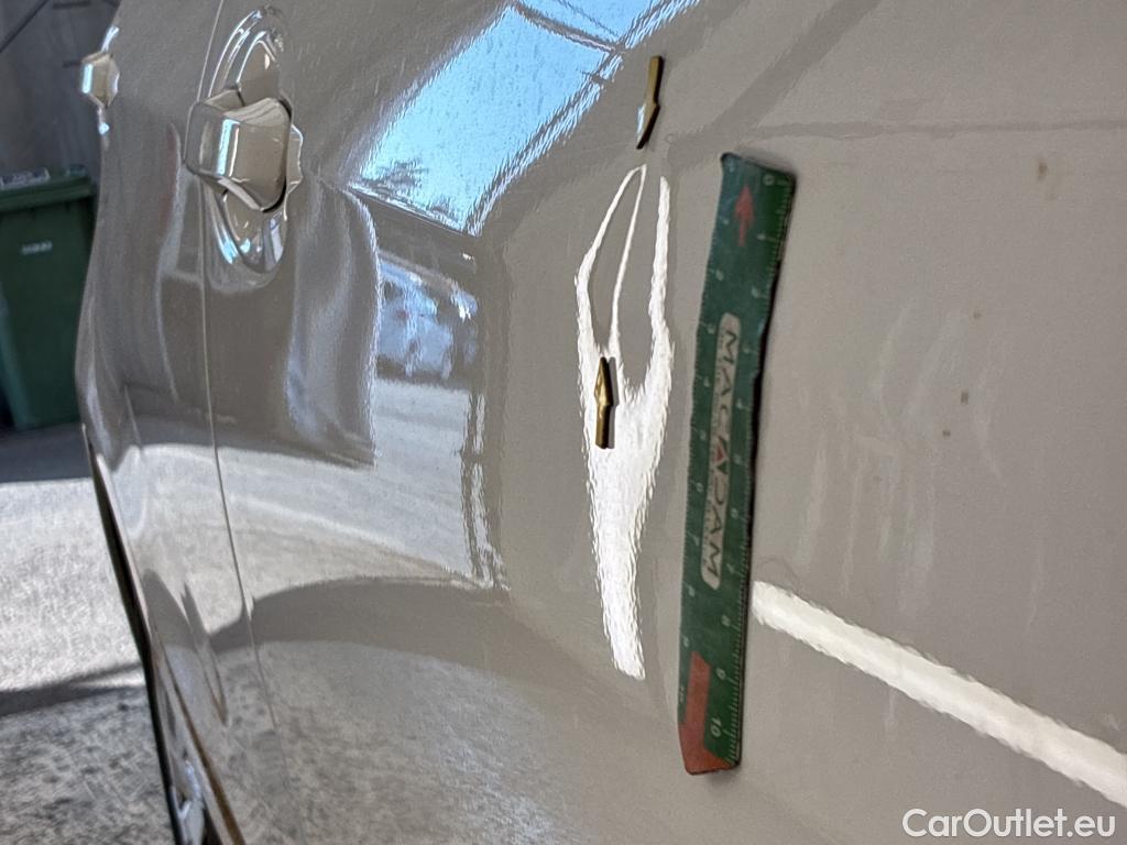  Toyota  Yaris  Hybride Affaires VU 5p Berline 1.5 VVT-I HYBRID AUTO France Business #10