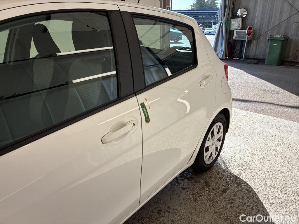  Toyota  Yaris  Hybride Affaires VU 5p Berline 1.5 VVT-I HYBRID AUTO France Business #11