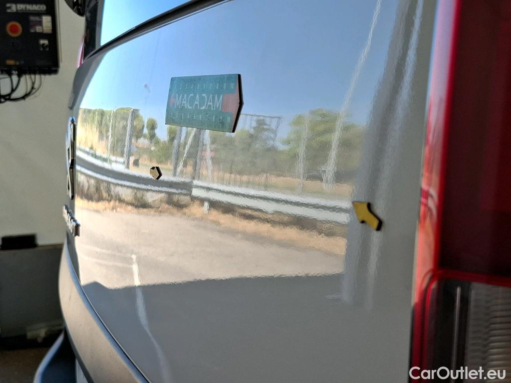  Peugeot  Partner PEUGEOT  / 2018 / 4P / Fourgonnette BHDI 100 S&S STANDARD 650KG PREMIUM #9
