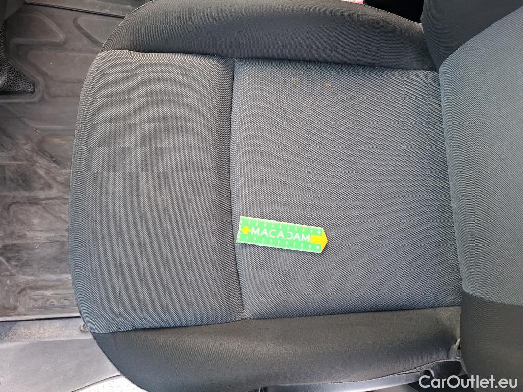  Renault  Master  III Fourgon L2H2 3 5 Grand Confort dCi #17