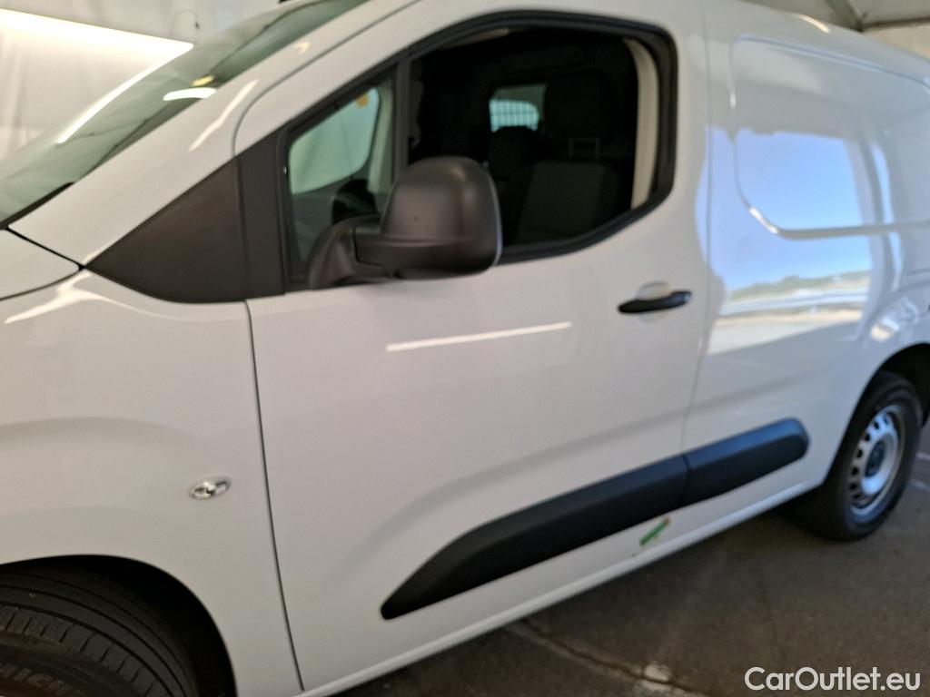  Peugeot  Partner PEUGEOT  / 2018 / 4P / Fourgonnette BHDI 100 S&S STANDARD 650KG PREMIUM #20
