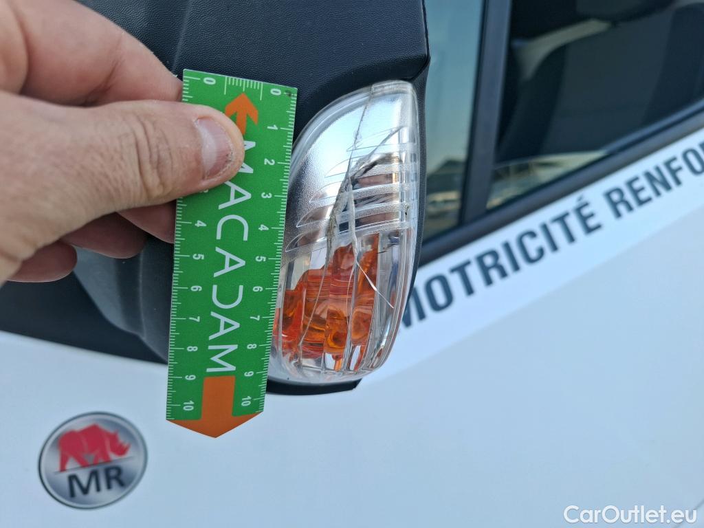  Renault  Master  III Fourgon L2H2 3 5 Grand Confort dCi #21