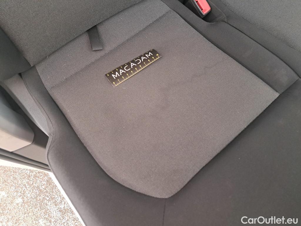  Volkswagen  Crafter  Fourgon Fourgon 35 mittlerer Radstand mit Hochdach FWD 2.0 140CV BVM6 #20
