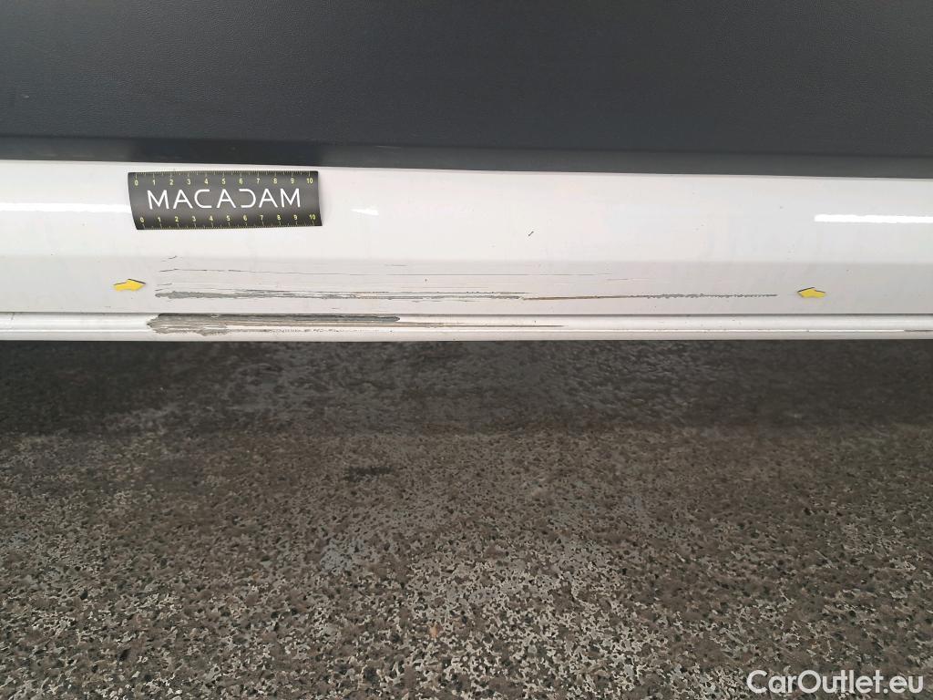  Volkswagen  Crafter  Fourgon Fourgon 35 mittlerer Radstand mit Hochdach FWD 2.0 140CV BVM6 #7