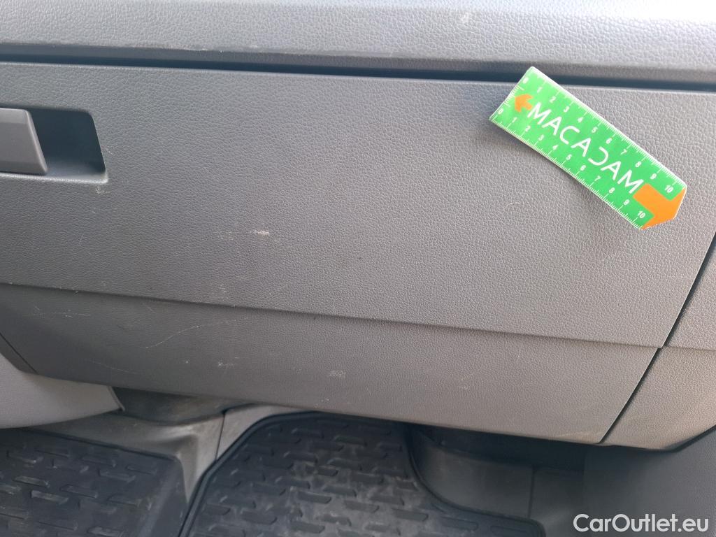  Volkswagen  Crafter  Fourgon Fourgon 35 mittlerer Radstand mit Hochdach FWD 2.0 140CV BVM6 #29
